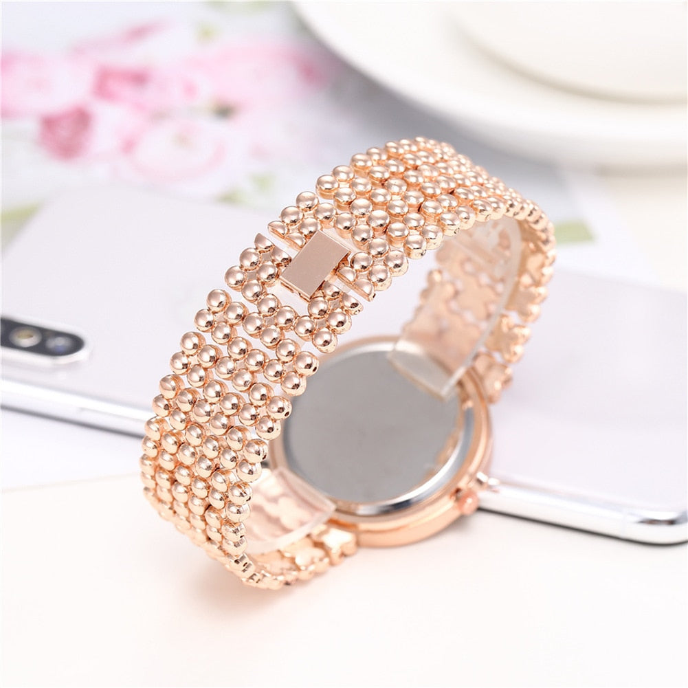 Rhinestone Liquid Sand Alloy Watch