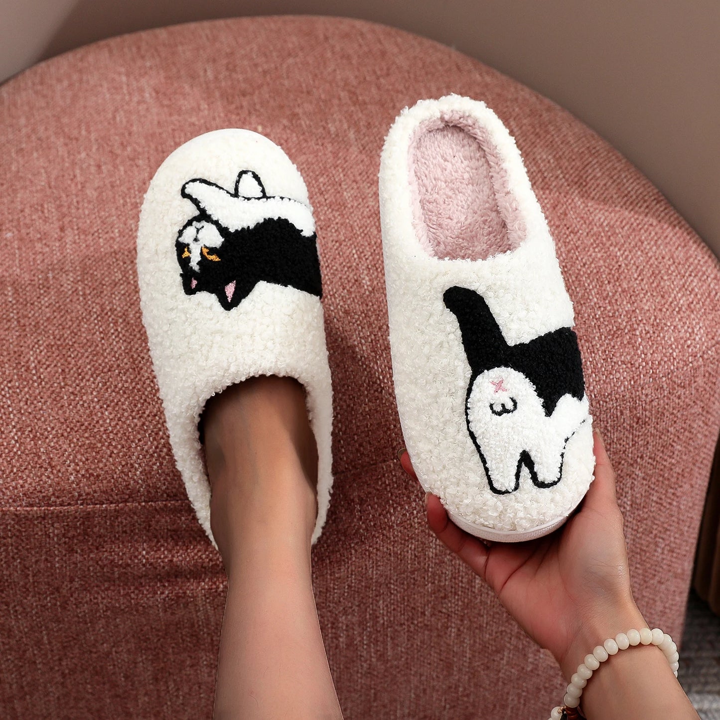 Cow Cat Pet Pattern Embroidered Plush Home Thick-Soled Comfortable Woolen Cotton Slippers Cute Warm Non-Slip Indoor Slippers Pet Mother Gift Cat Lovers Men and Women Can Wear