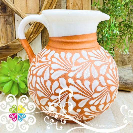 Natural/White Espiga Bola Pitcher - Jarro de Barro