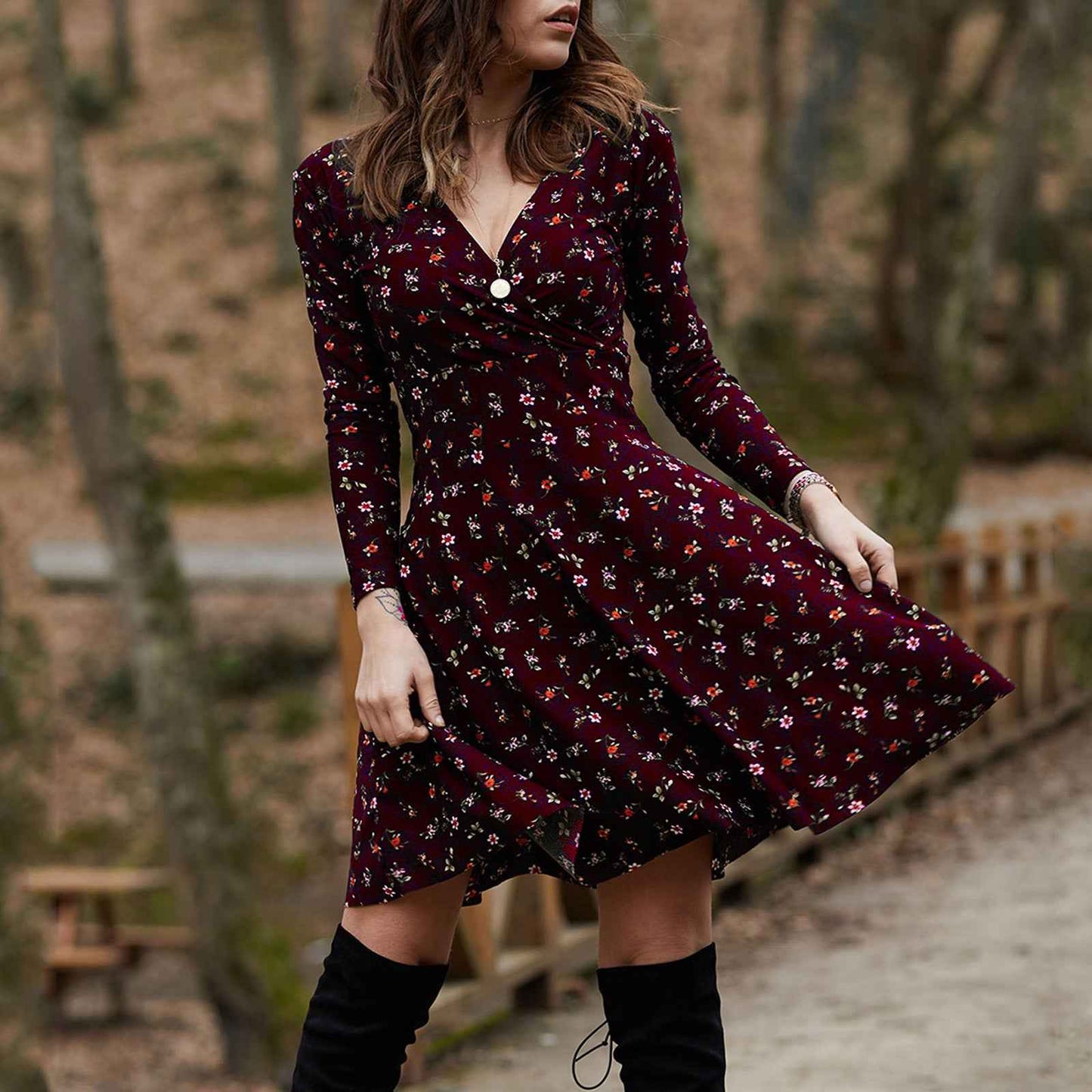 Retro Floral Print V-Neck Long Sleeve Dress