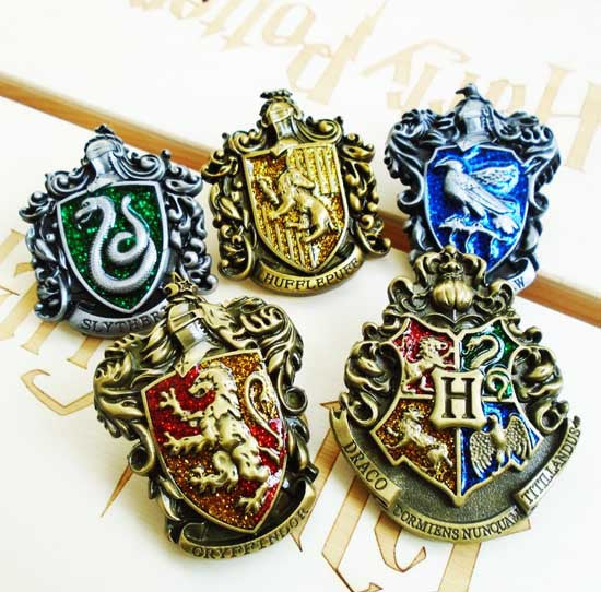 Harry Potter Pin Badge Set in Wooden Box (5 Pieces)