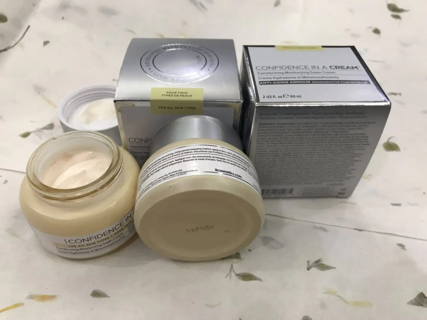 IT COSMETICS Confidence In A Cream Super Moisturizing Anti-Wrinkle Cream