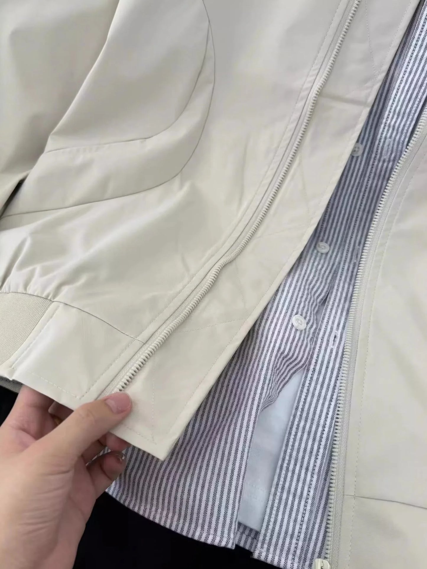 2025Men's Waterproof Rain Jacket Lightweight Outer Hooded Outdoor Raincoat Hiking Windproof Jacket Climbing Outdoor Jackets