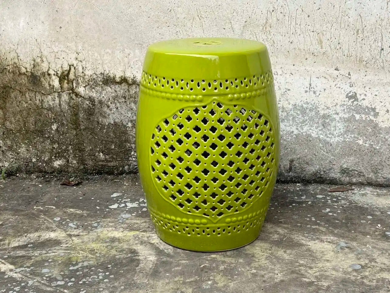 Hand Drawn Blue and White Porcelain Shoe Changing Stool Ceramic Drum Bathroom Neoclassical Imitation Sitting Stool Low Round