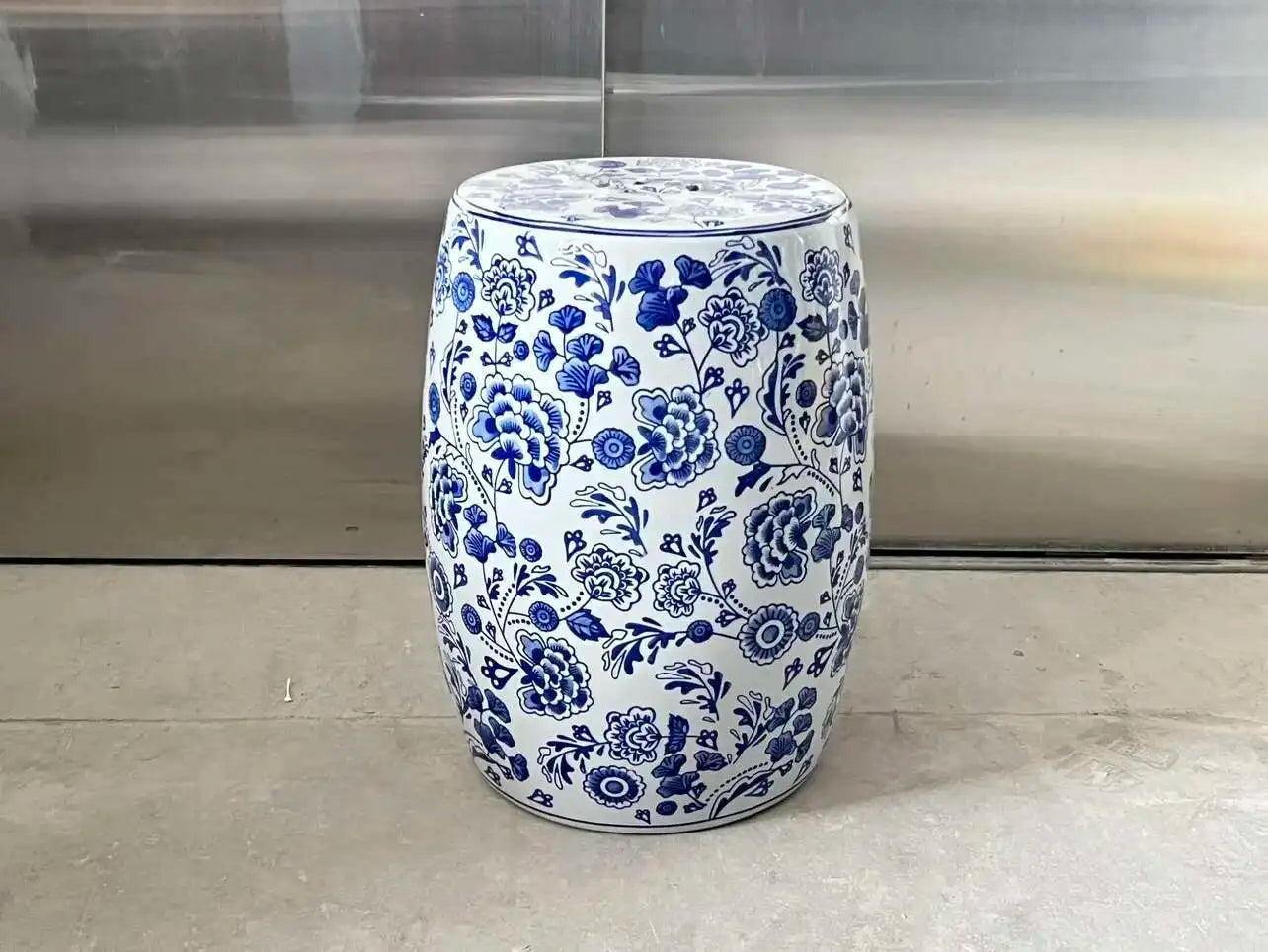 Hand Drawn Blue and White Porcelain Shoe Changing Stool Ceramic Drum Bathroom Neoclassical Imitation Sitting Stool Low Round