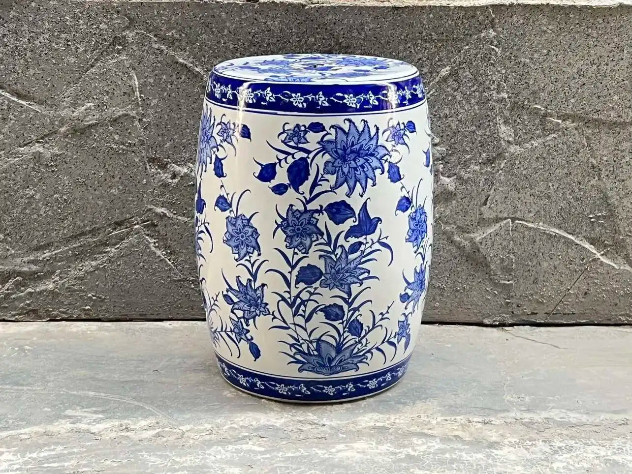 Hand Drawn Blue and White Porcelain Shoe Changing Stool Ceramic Drum Bathroom Neoclassical Imitation Sitting Stool Low Round