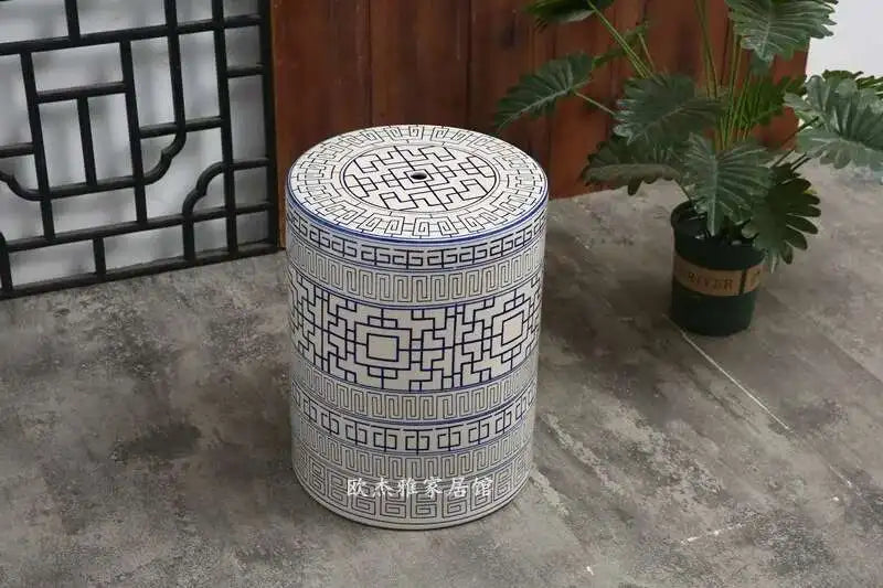 Hand Drawn Blue and White Porcelain Shoe Changing Stool Ceramic Drum Bathroom Neoclassical Imitation Sitting Stool Low Round