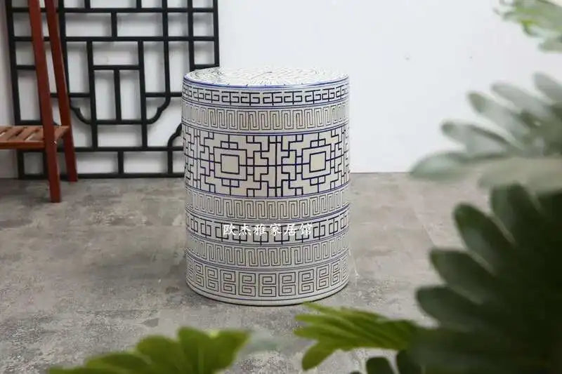 Hand Drawn Blue and White Porcelain Shoe Changing Stool Ceramic Drum Bathroom Neoclassical Imitation Sitting Stool Low Round