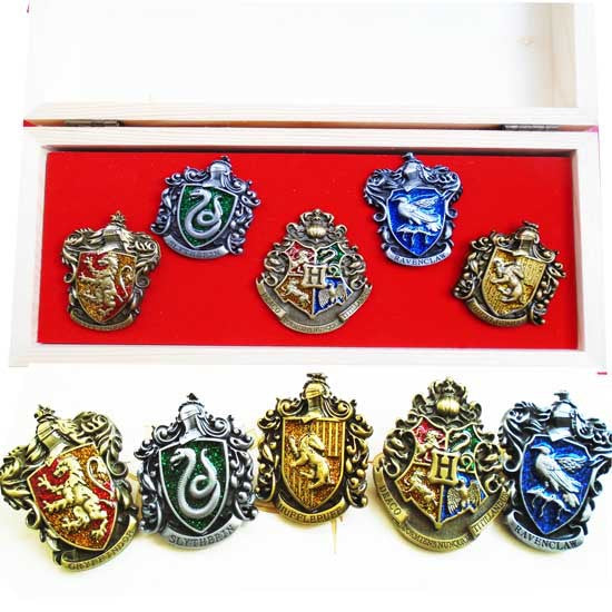 Harry Potter Pin Badge Set in Wooden Box (5 Pieces)