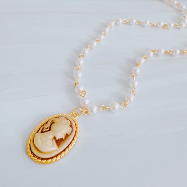 Vintage Pearl Chain Cameo Pendant Necklace