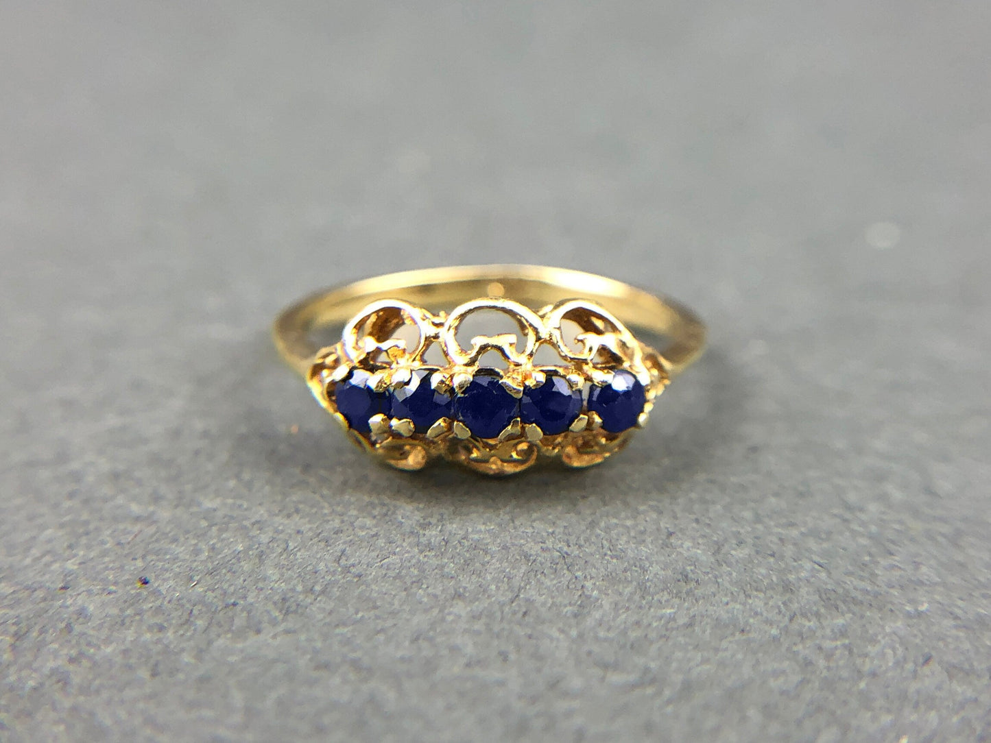 Vintage 14k Gold Sapphire Filigree Ring