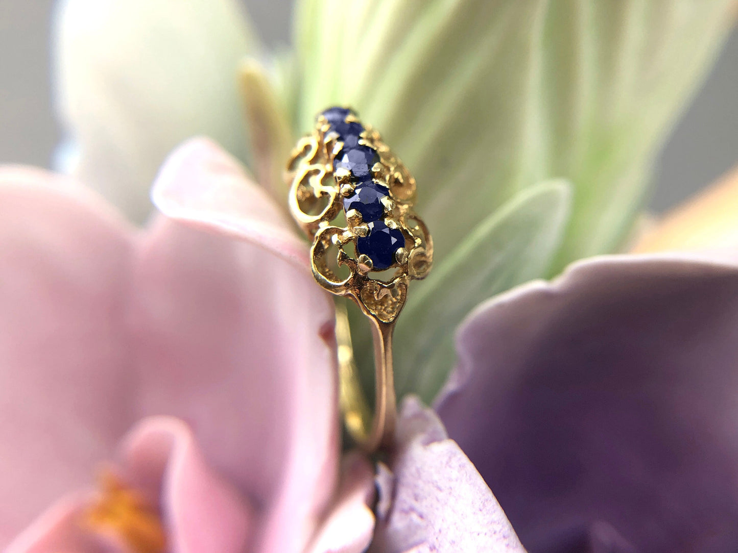 Vintage 14k Gold Sapphire Filigree Ring