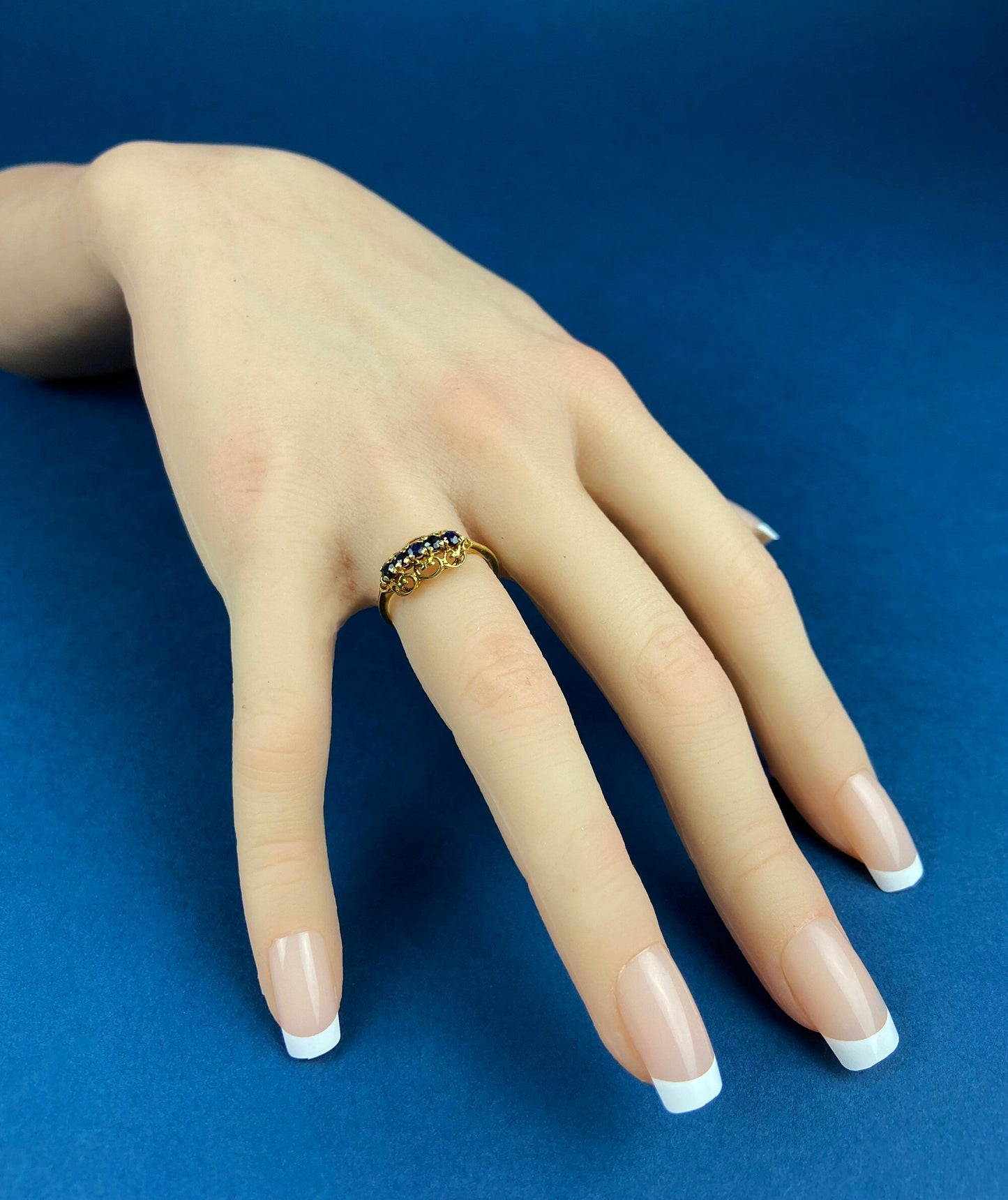 Vintage 14k Gold Sapphire Filigree Ring