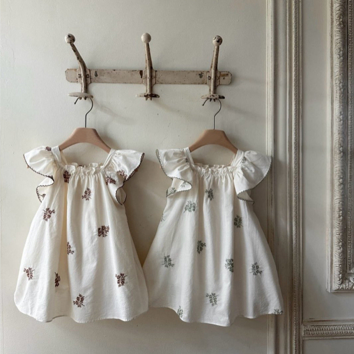 Fly Sleeves Flower Pattern Embroidered Dress