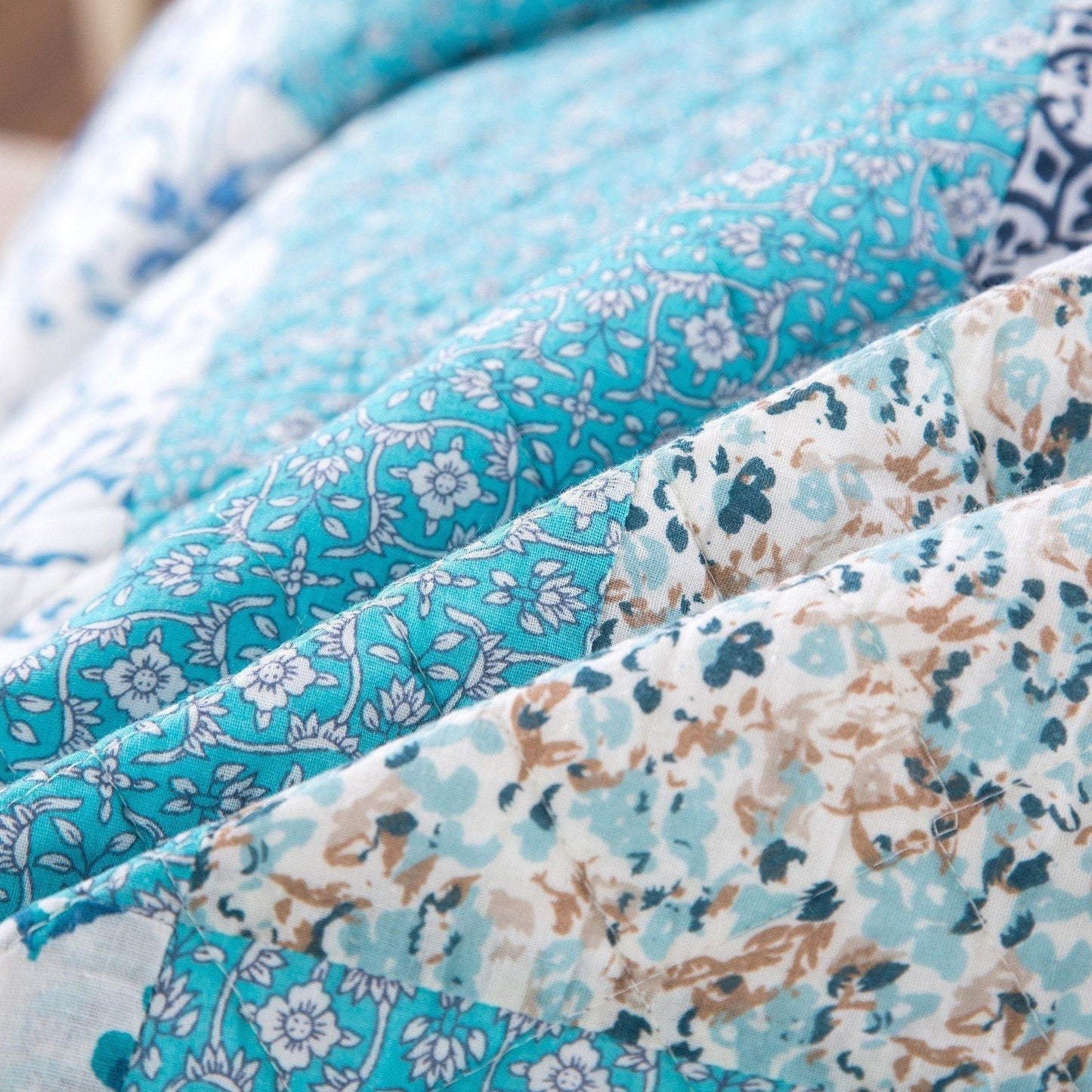 Blue Elegance Coverlet Quilt Set