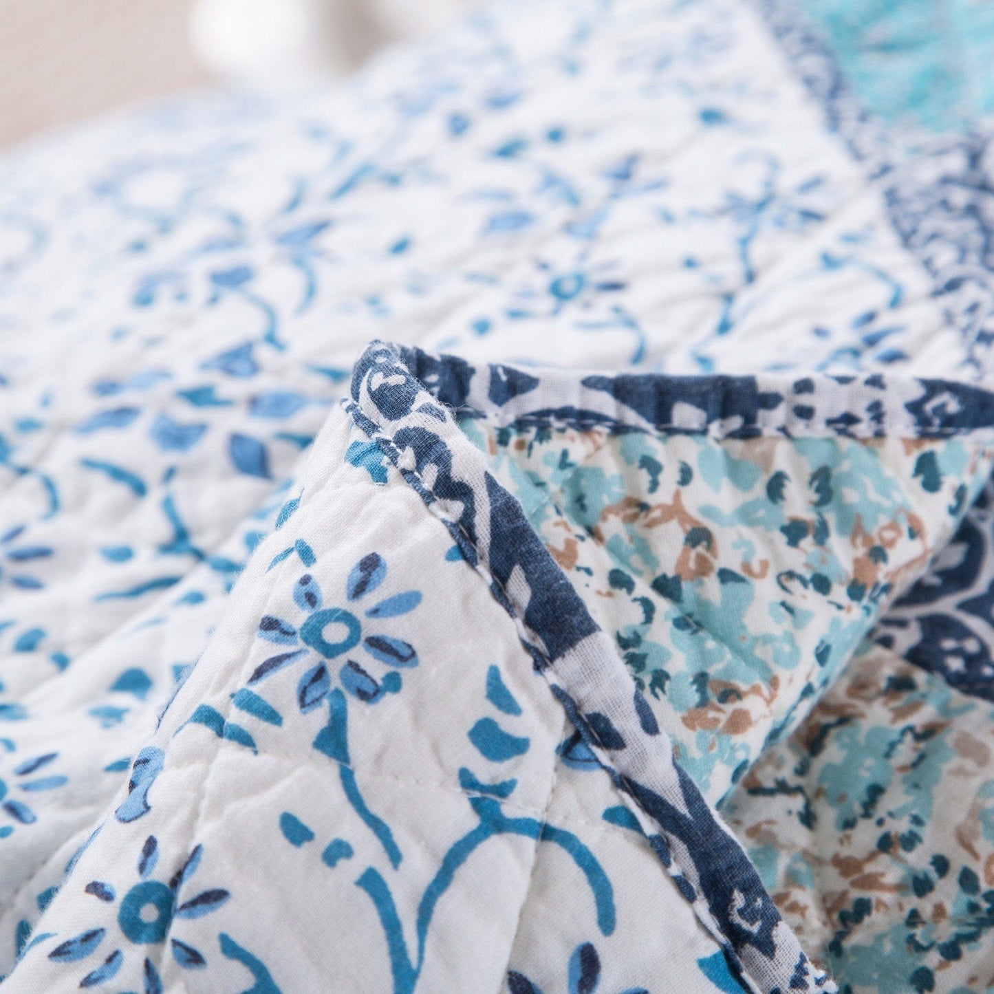 Blue Elegance Coverlet Quilt Set