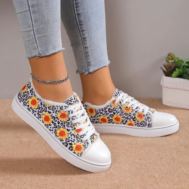 Low Top Floral Canvas Shoes for Women - Breathable Design